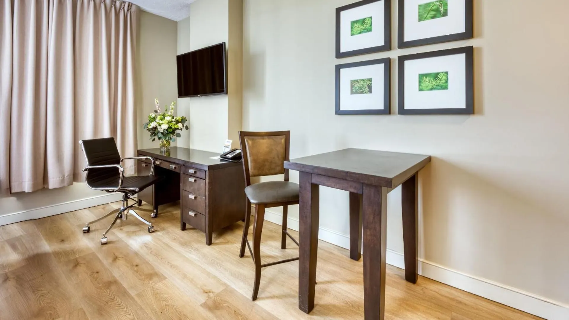 ויקטוריה Oswego Hotel 4*,